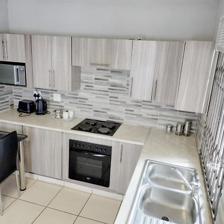 Sunrise Guesthouse Pretoria-Noord Buitenkant foto