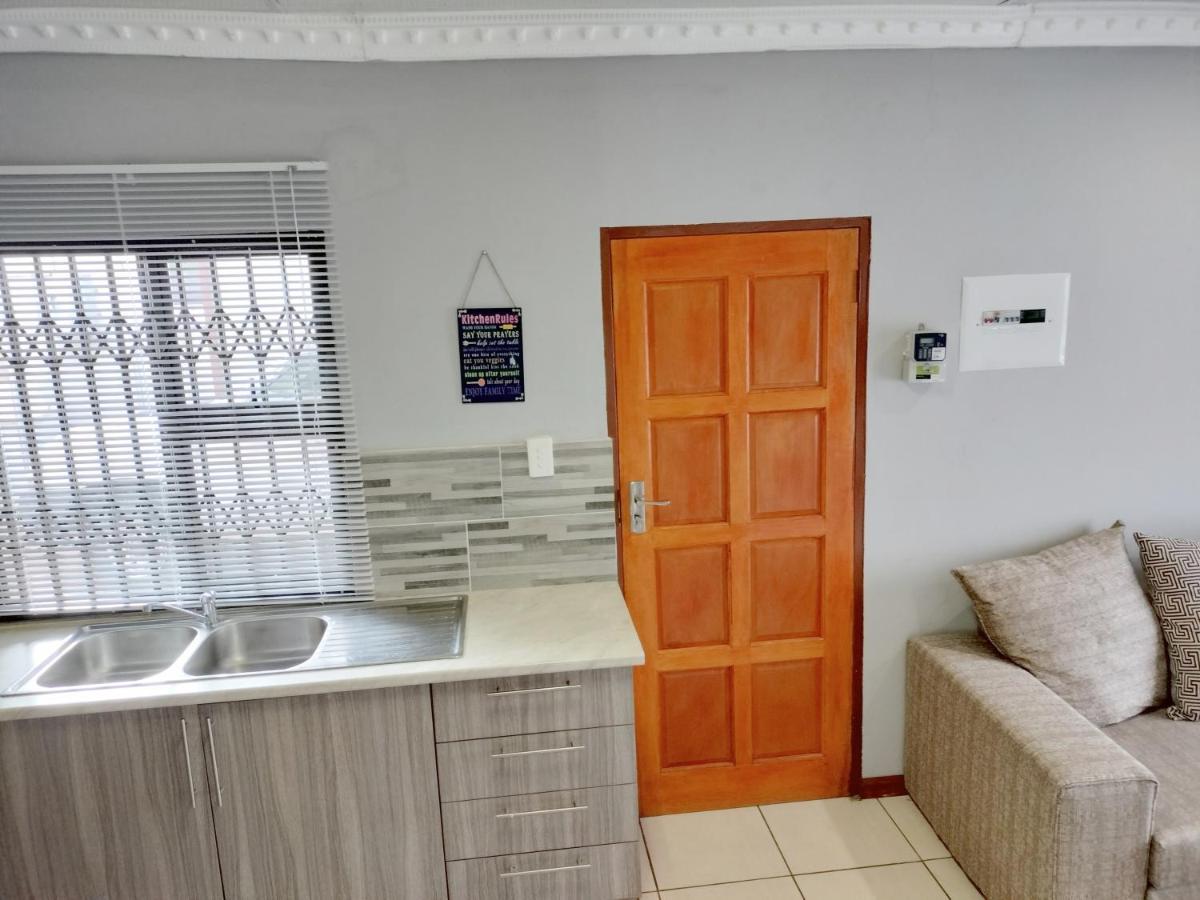 Sunrise Guesthouse Pretoria-Noord Buitenkant foto